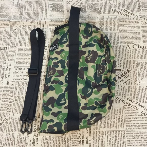 A bathing ape bape camo duffel gym bag - Picture 6 of 7